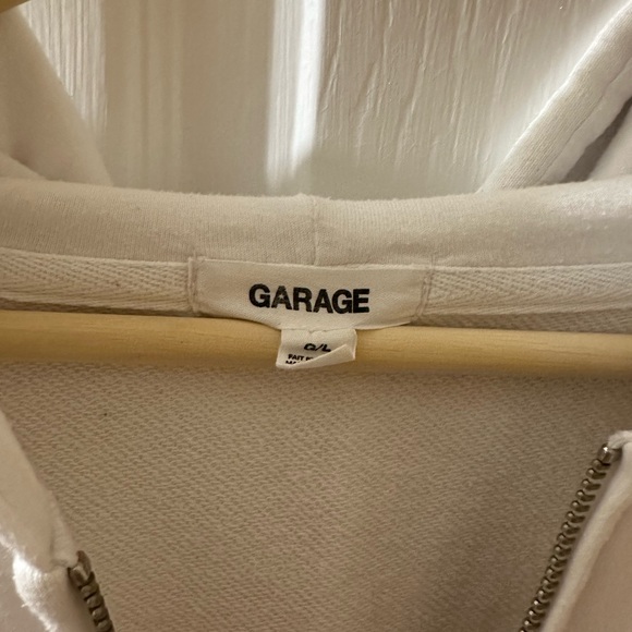 White cropped zip up - Picture 3 of 3